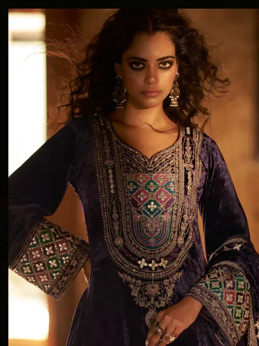 Aiqa Shuijing Wholesale Viscose Velvet Handwork Salwar Kameez Catalog - Image 4