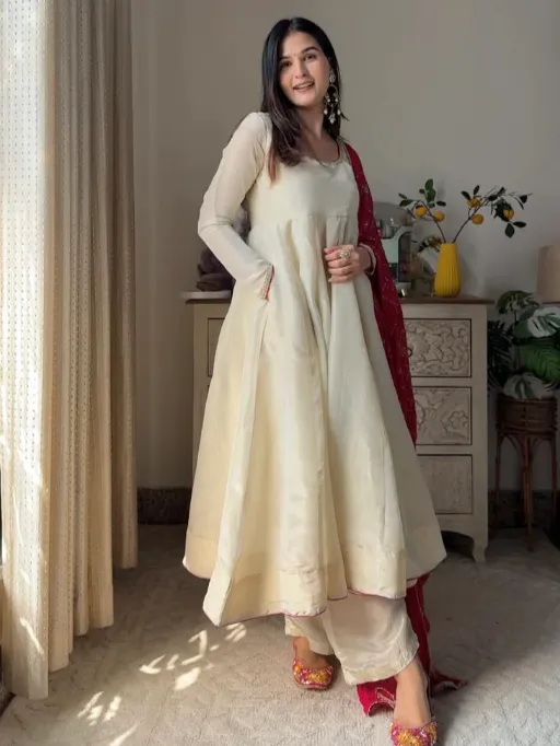 LEEMBOGEE LG-2016 Chinon Gown Collection - Image 7