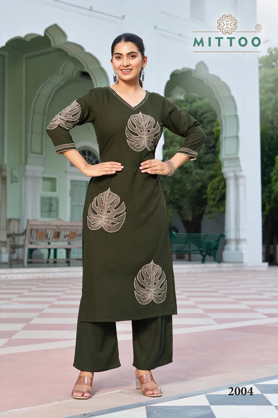 Mittoo Ramyaa Rayon Thread Work Casual Wear Top And Bottom Set