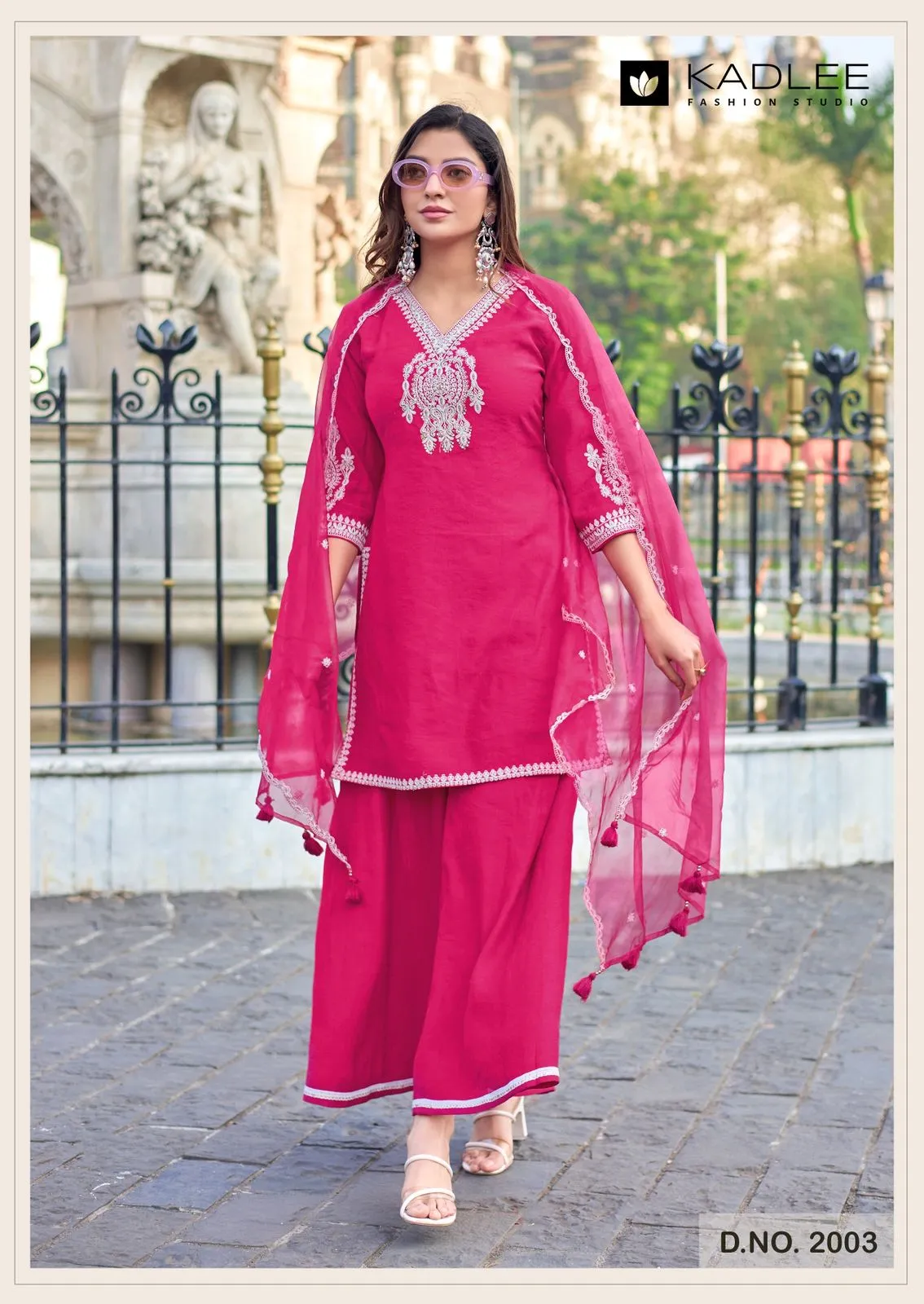 Kadlee Gori Viscose Crepe Thread Work Kurti Pant And Dupatta