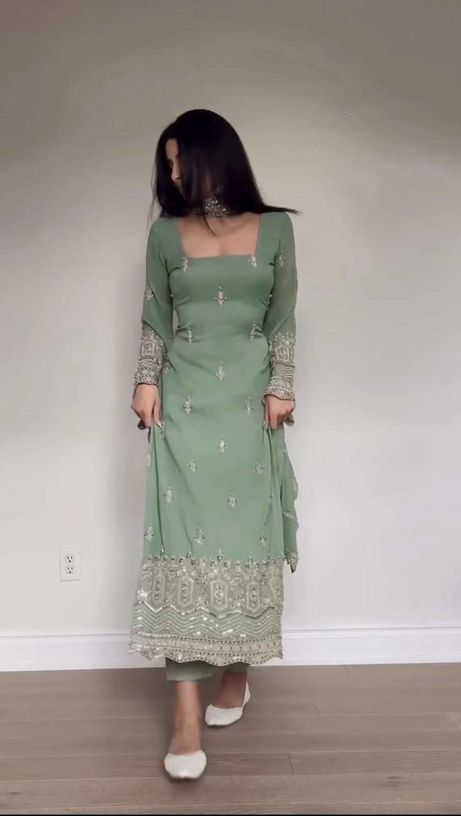 Series Code 5947 Georgette Designer Readymade Salwar Suit — Wholesale Designer Salwar Suits, Vardan Ethnic wholesale from Surat — view 5