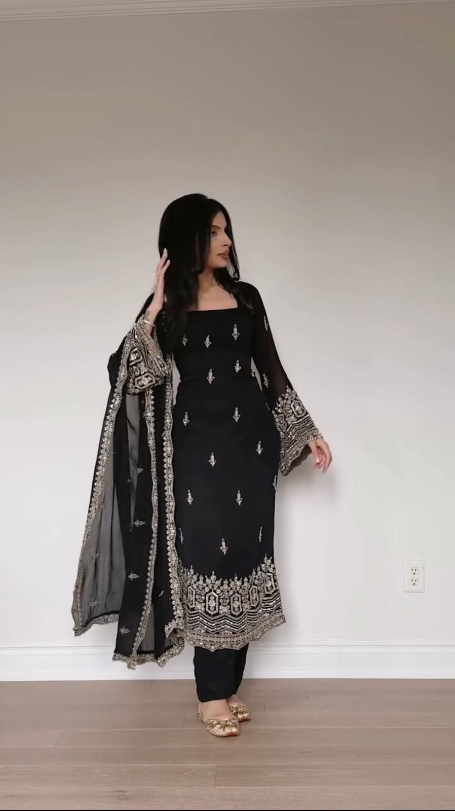 Series Code 5947 Georgette Designer Readymade Salwar Suit — Wholesale Designer Salwar Suits, Vardan Ethnic wholesale from Surat — view 12