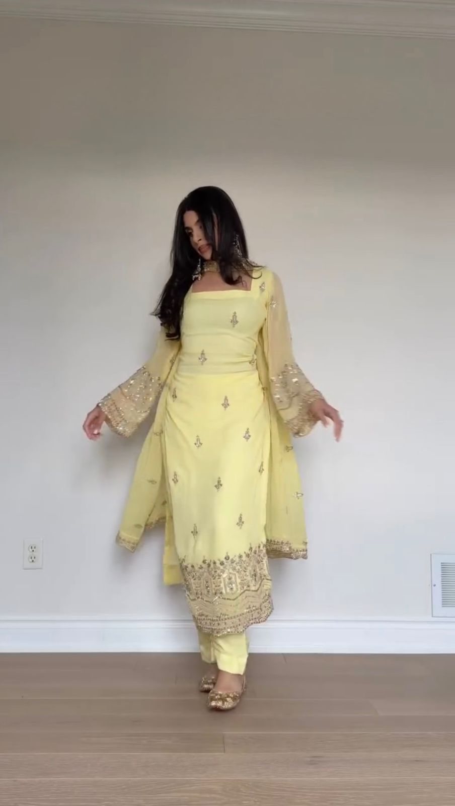 Series Code 5947 Georgette Designer Readymade Salwar Suit — Wholesale Designer Salwar Suits, Vardan Ethnic wholesale from Surat — view 16