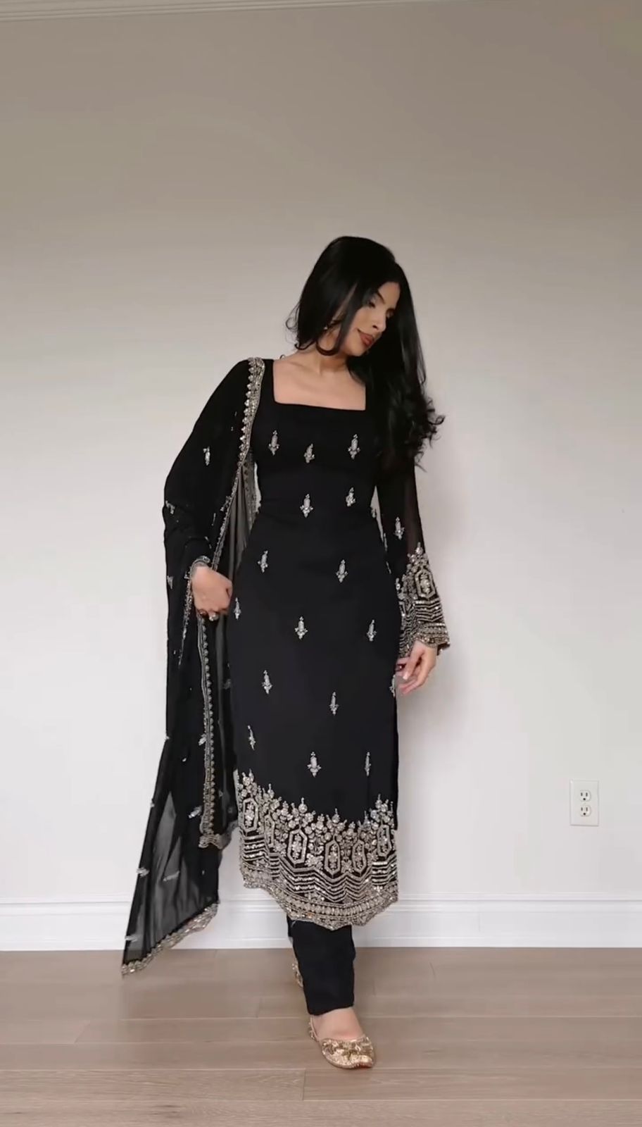 Series Code 5947 Georgette Designer Readymade Salwar Suit — Wholesale Designer Salwar Suits, Vardan Ethnic wholesale from Surat — view 11