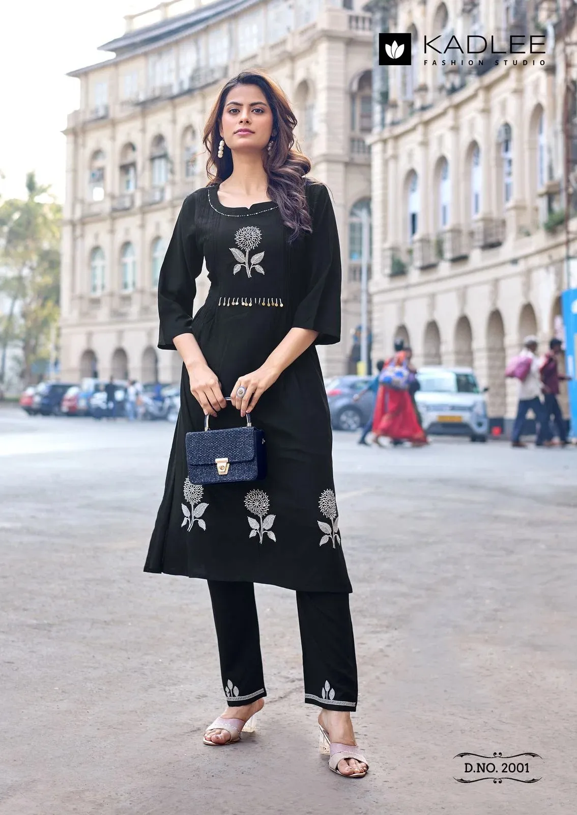 Kadlee Fashion Queen Rayon Thread Worked Kurti Pent Set