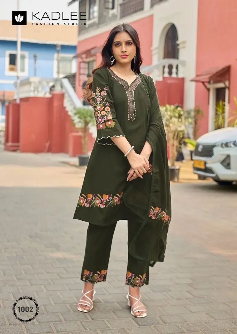 Kadlee Aamira Dhabu Cotton Thread Worked  Salwar  Suit