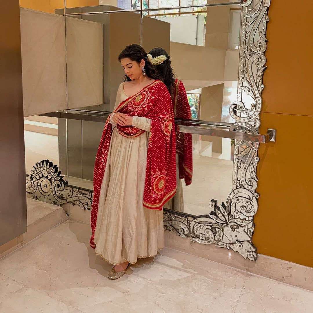 LG-1970 Designer Chinon Gown Set With Printed Dupatta — Wholesale Readymade Suit, MPA wholesale from Surat — view 7