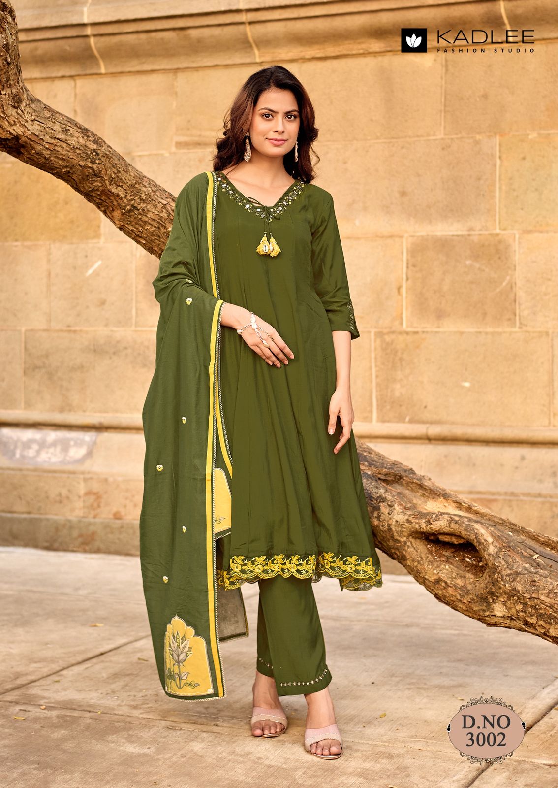 Kadlee Sairaa Muslin Thread Worked Readymade Salwar Suit