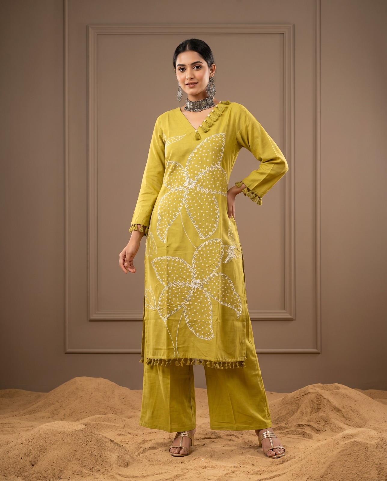 Naisha K 1026 Vertican Thread Worked Kurti With Bottom Set — Wholesale Kurtis, Naisha wholesale from Surat — view 10