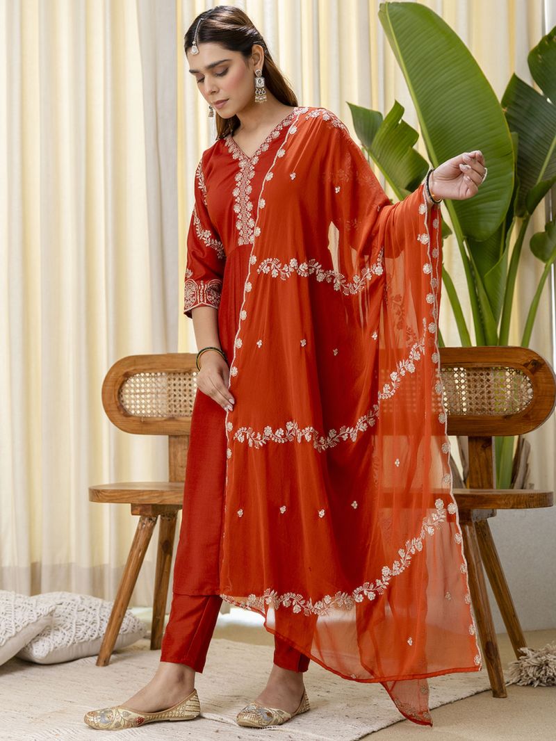 Vp 9827 Silk Blend Embroidered Kurti Pent With Dupatta Set — Wholesale Kurti Pant Set, Vardan Ethnic wholesale from Surat — view 2