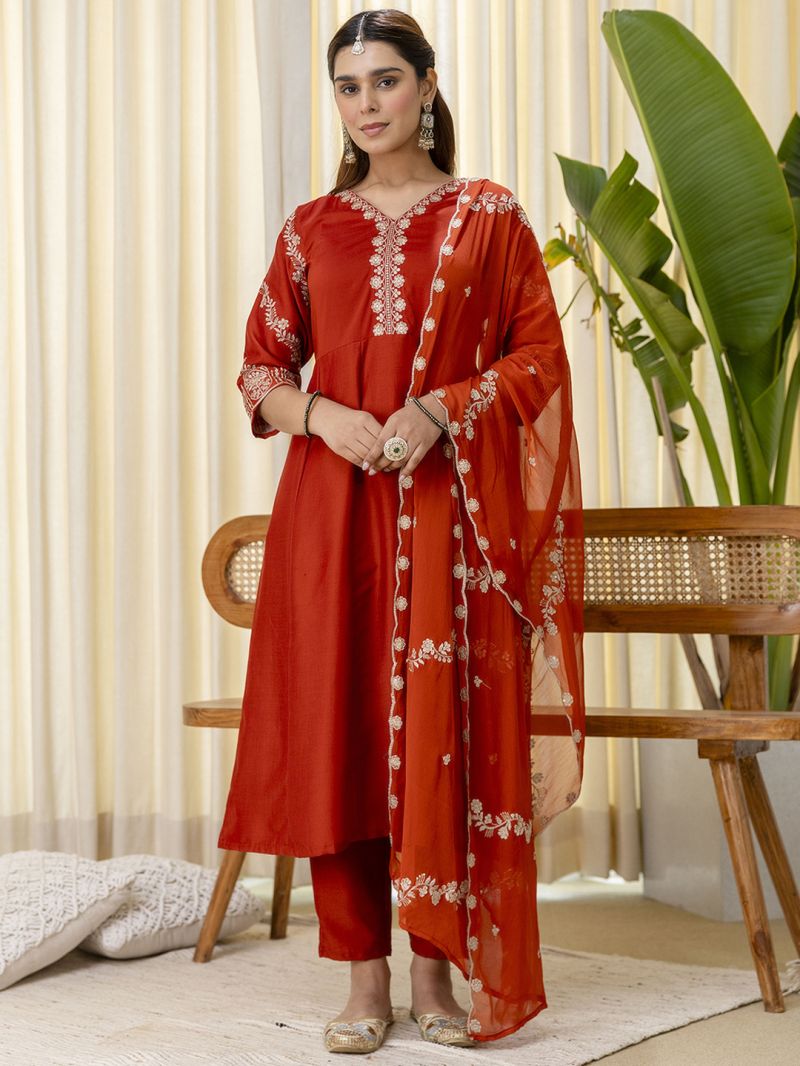 Vp 9827 Silk Blend Embroidered Kurti Pent With Dupatta Set