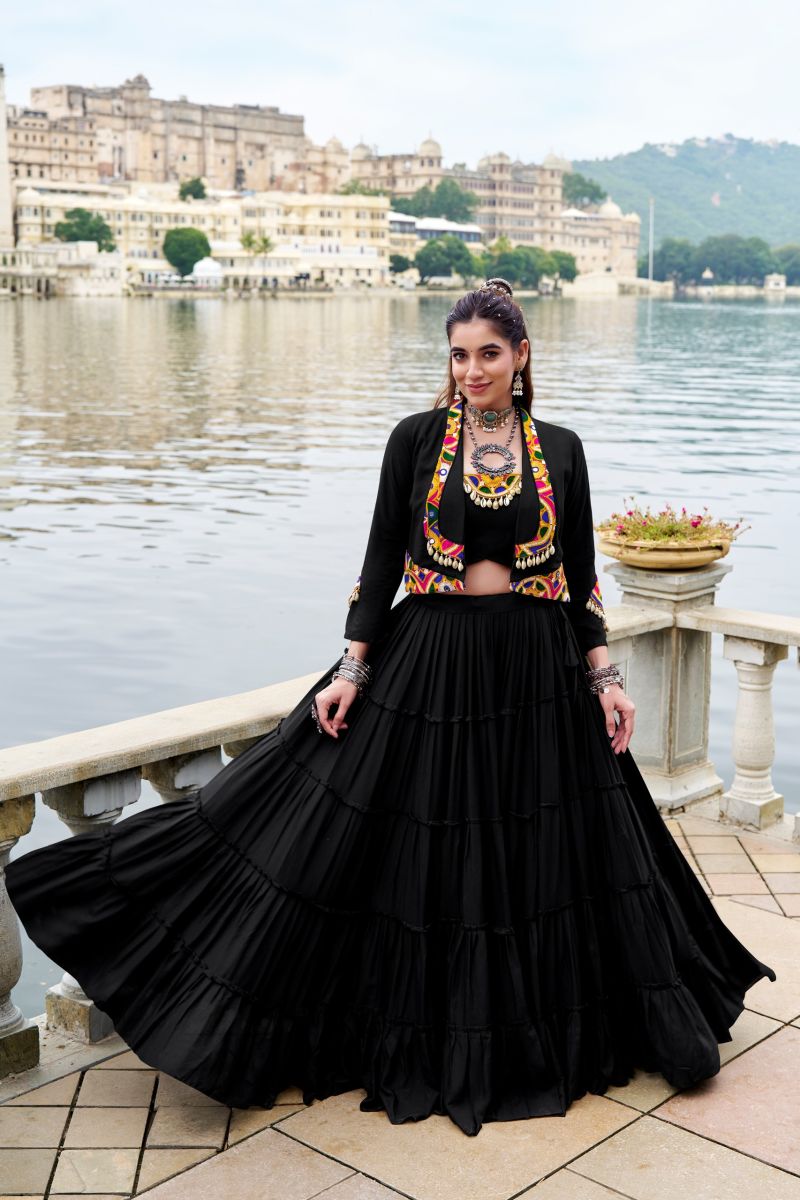 Taraa L 1662 Pure Rayon Traditional Gamthi Work Lehenga Choli With Koti Set — Wholesale Lehenga, Vardan Ethnic wholesale from Surat — view 8