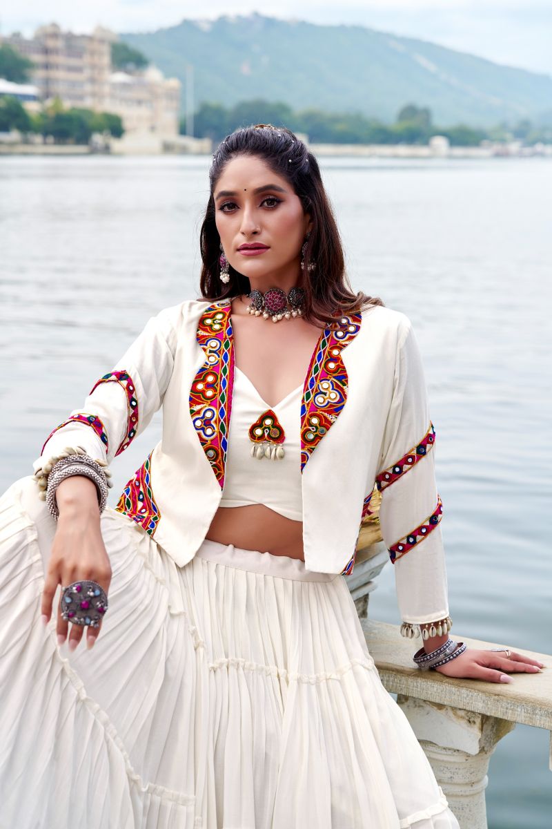 Taraa L 1662 Pure Rayon Traditional Gamthi Work Lehenga Choli With Koti Set — Wholesale Lehenga, Vardan Ethnic wholesale from Surat — view 7