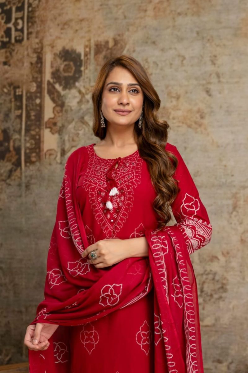 Naisha K 1122 Cambric Cotton Panel Printed Light Work Readymade Salwar Suit — Wholesale Readymade Suit, Naisha wholesale from Surat — view 3