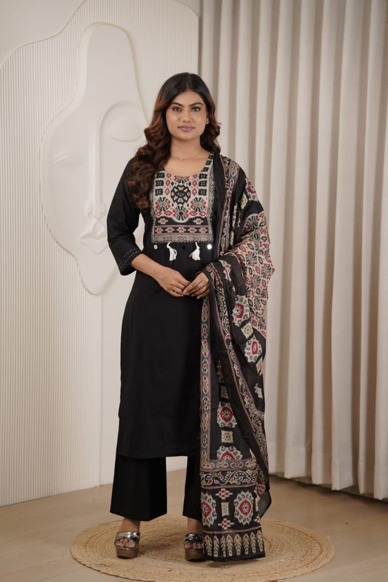 Naisha K 1138 Dhabu Cotton Printed Neck Work Kurti With Bottom Dupatta Set — Wholesale Readymade Suit, Vardan Ethnic wholesale from Surat — view 7