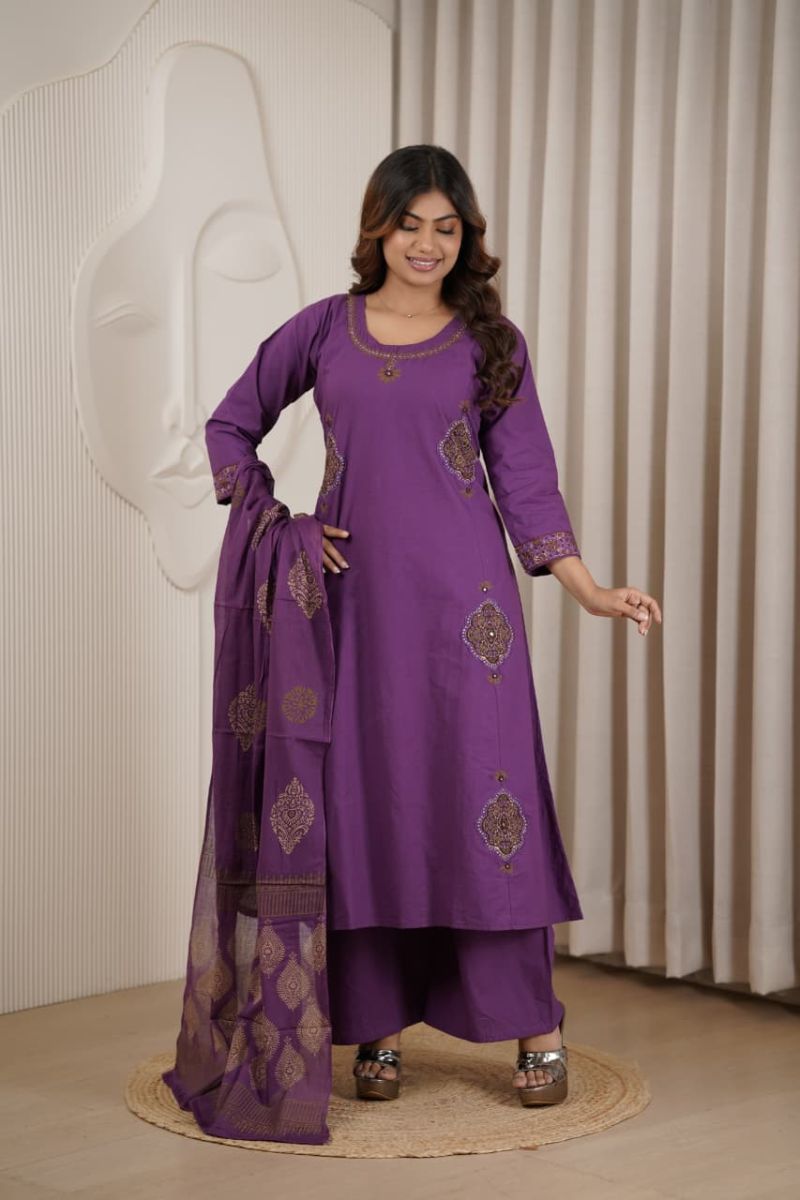Naisha K 1145 Dhabu Cotton Manual Work Kurti With Pant Dupatta Set — Wholesale Cotton Kurti Pant Set, Vardan Ethnic wholesale from Surat — view 3