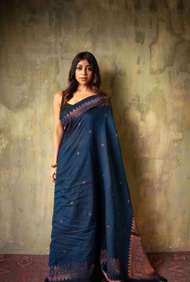 Soft Silk 6012 Lichi Silk Jacquard Work Saree  Catalog — Wholesale Sarees, Vardan Ethnic wholesale from Surat — view 3