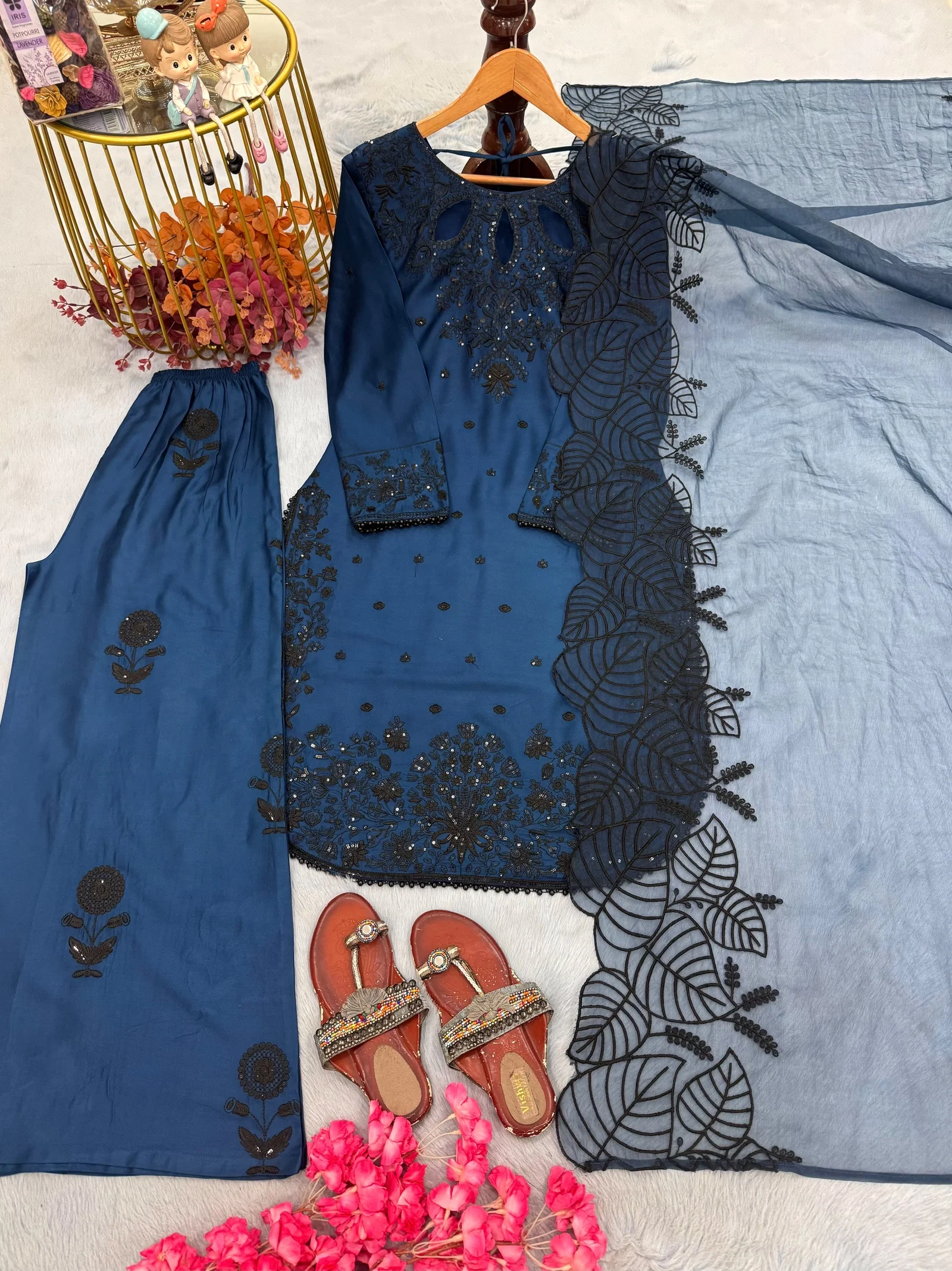 Lady Lado Lady Look 041 Satin Rayon Top With Plazzo Dupatta Set — Wholesale Kurti With Bottom Dupatta, Vardan Ethnic wholesale from Surat — Photo 5