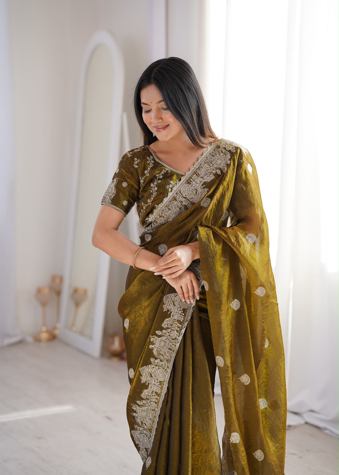LW-8002 Fendy Crush Zari Embroidered Designer Saree Collection — Wholesale Sarees, Vardan Ethnic wholesale from Surat — view 7