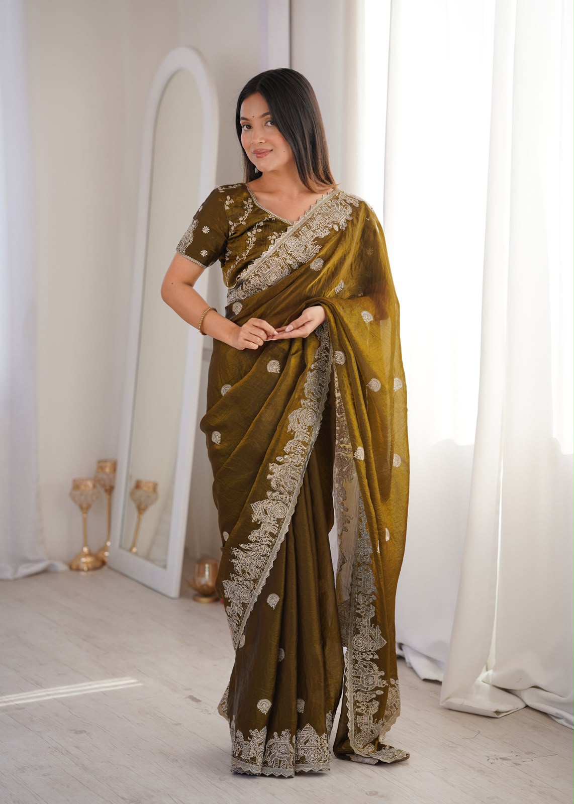 LW-8002 Fendy Crush Zari Embroidered Designer Saree Collection