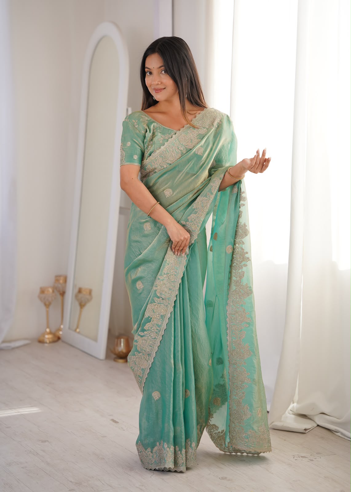 LW-8002 Fendy Crush Zari Embroidered Designer Saree Collection — Wholesale Sarees, Vardan Ethnic wholesale from Surat — view 4