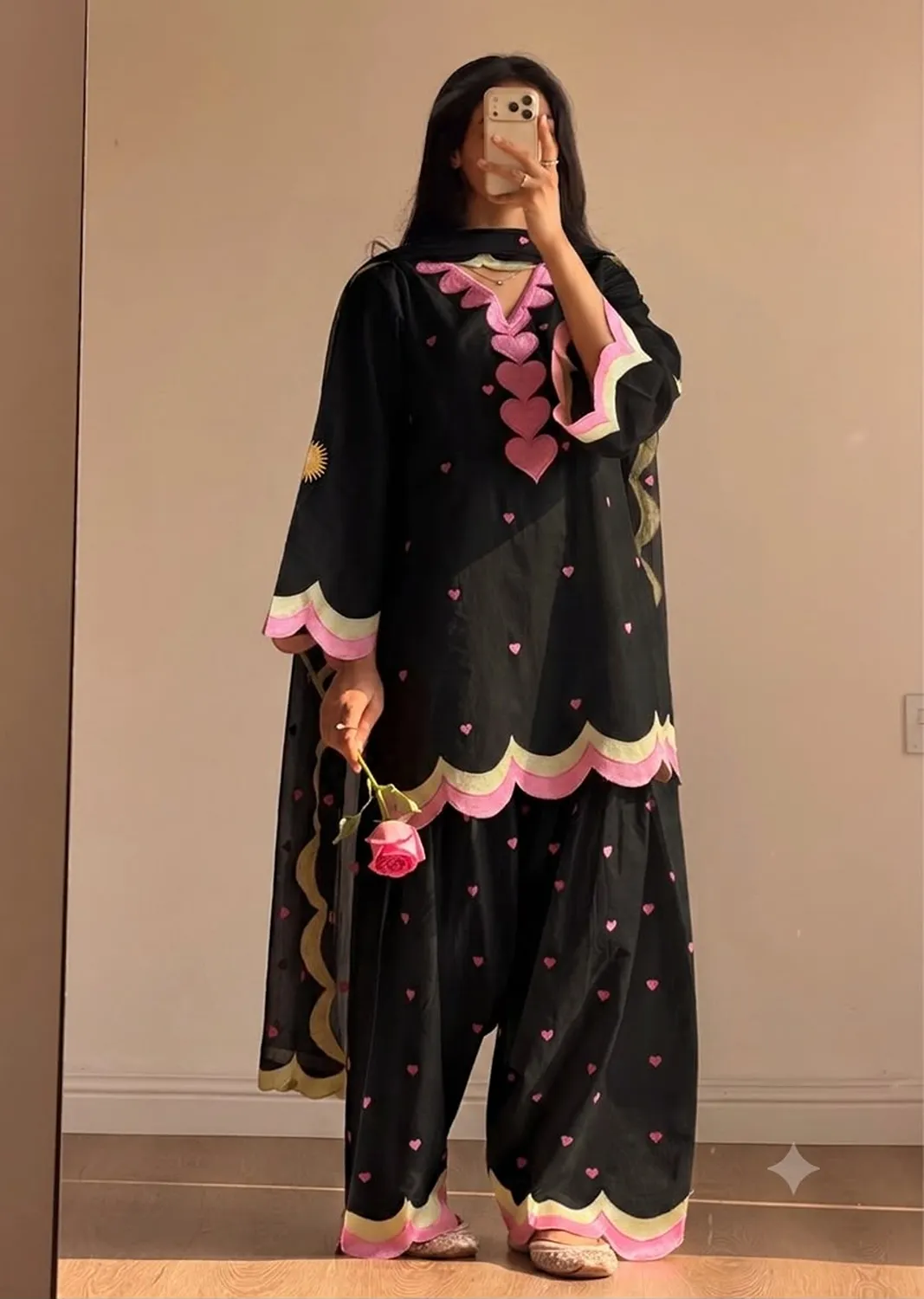 Nivara Mul Chanderi Embroidered Suit Set With Salwaar & Dupatta Set