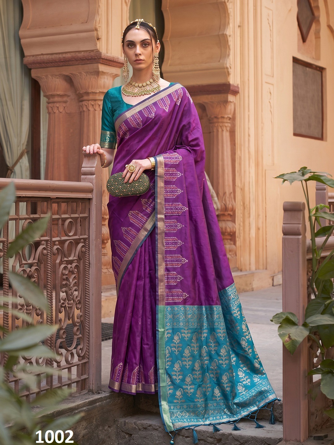 Astita Dola Silk Traditional Zari Woven Silk Saree with Silk Blouse — Saree, Vardan Ethnic wholesale from Surat — view 7