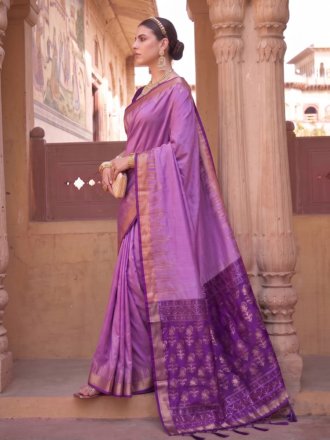 Astita Dola Silk Traditional Zari Woven Silk Saree with Silk Blouse — Saree, Vardan Ethnic wholesale from Surat — view 12