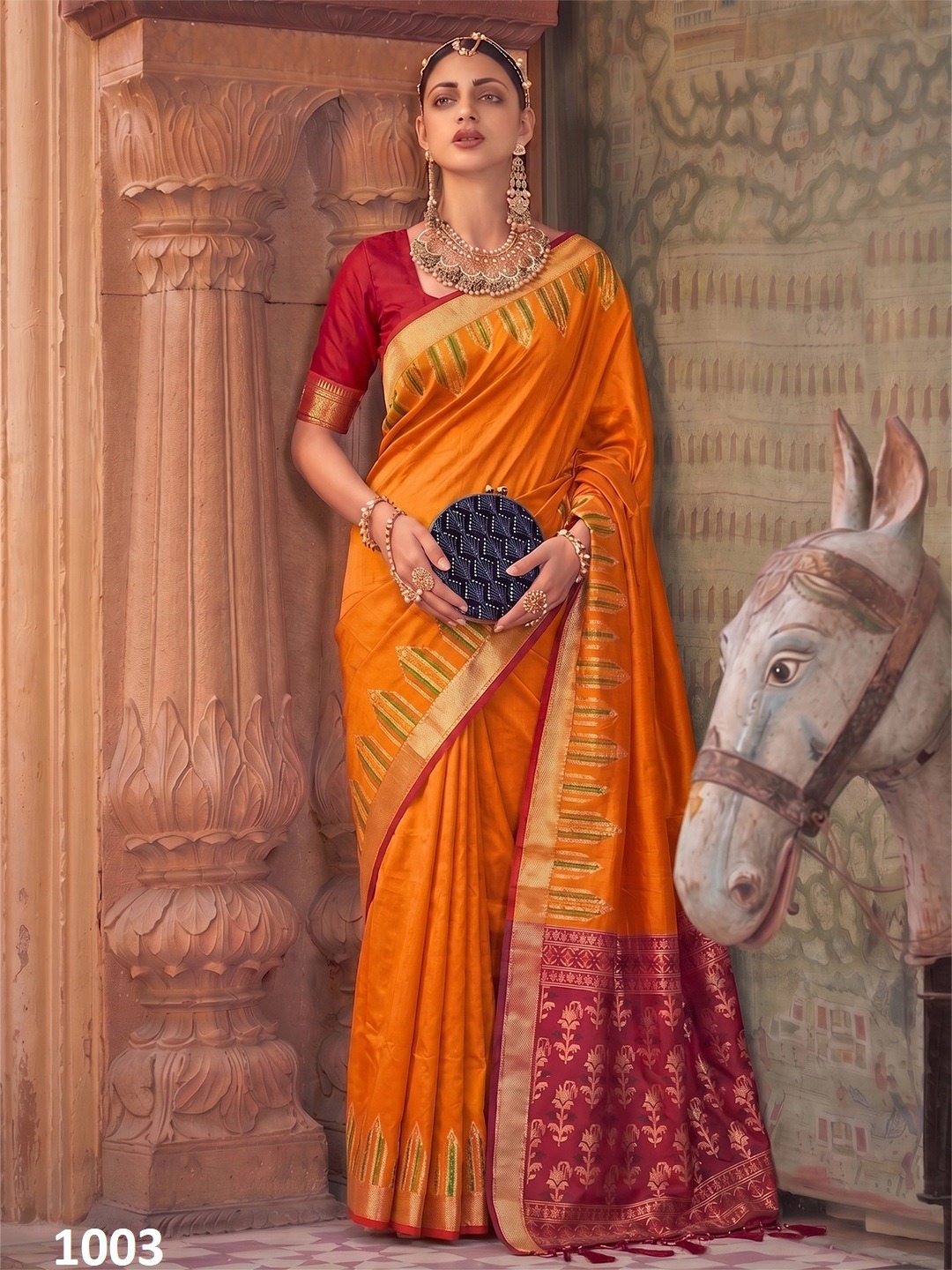 Astita Dola Silk Traditional Zari Woven Silk Saree with Silk Blouse — Saree, Vardan Ethnic wholesale from Surat — view 13