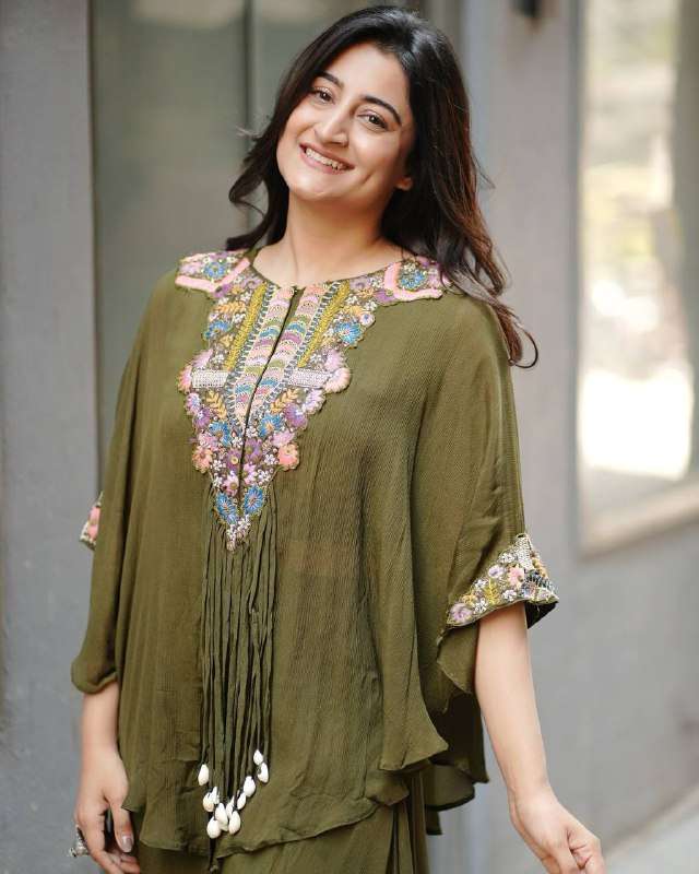 Be 349 Three Piece Indo Western Wear Catalog — Indo Western, Vardan Ethnic wholesale from Surat — view 2