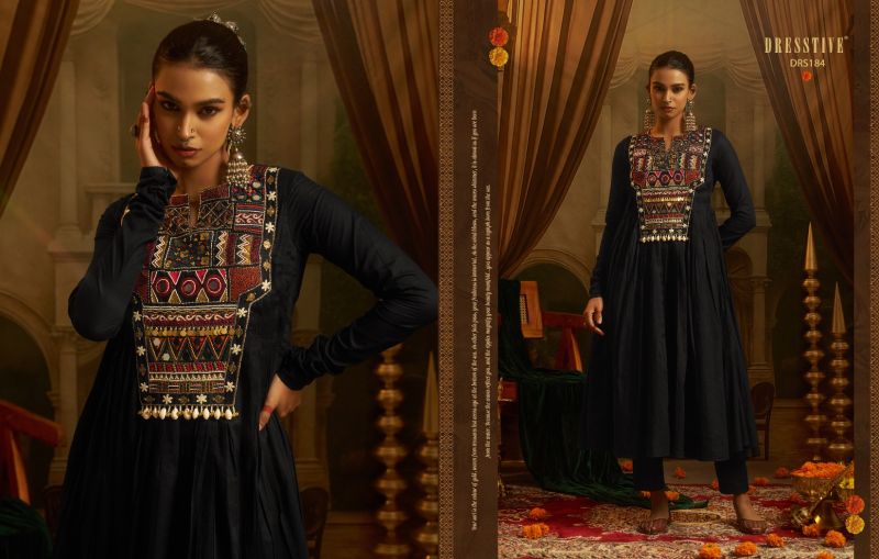 Dresstive Leela Vol 2 Mul Cotton Handwork Navratri Wear Catalog — Wholesale Kurtis, Vardan Ethnic wholesale from Surat — Photo 7