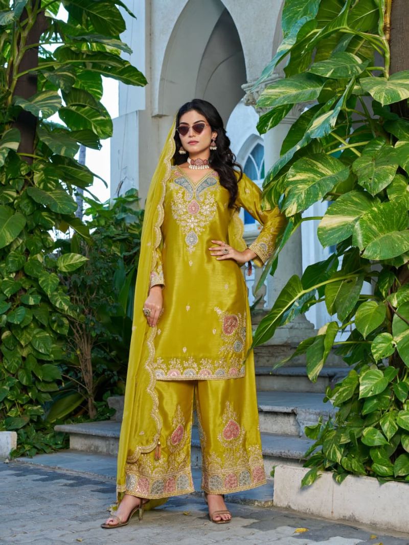 Mannat 1135 To 1138 Chinon Embroidered Salwar Kameez — Wholesale Kurtis, Vardan Ethnic wholesale from Surat — view 4