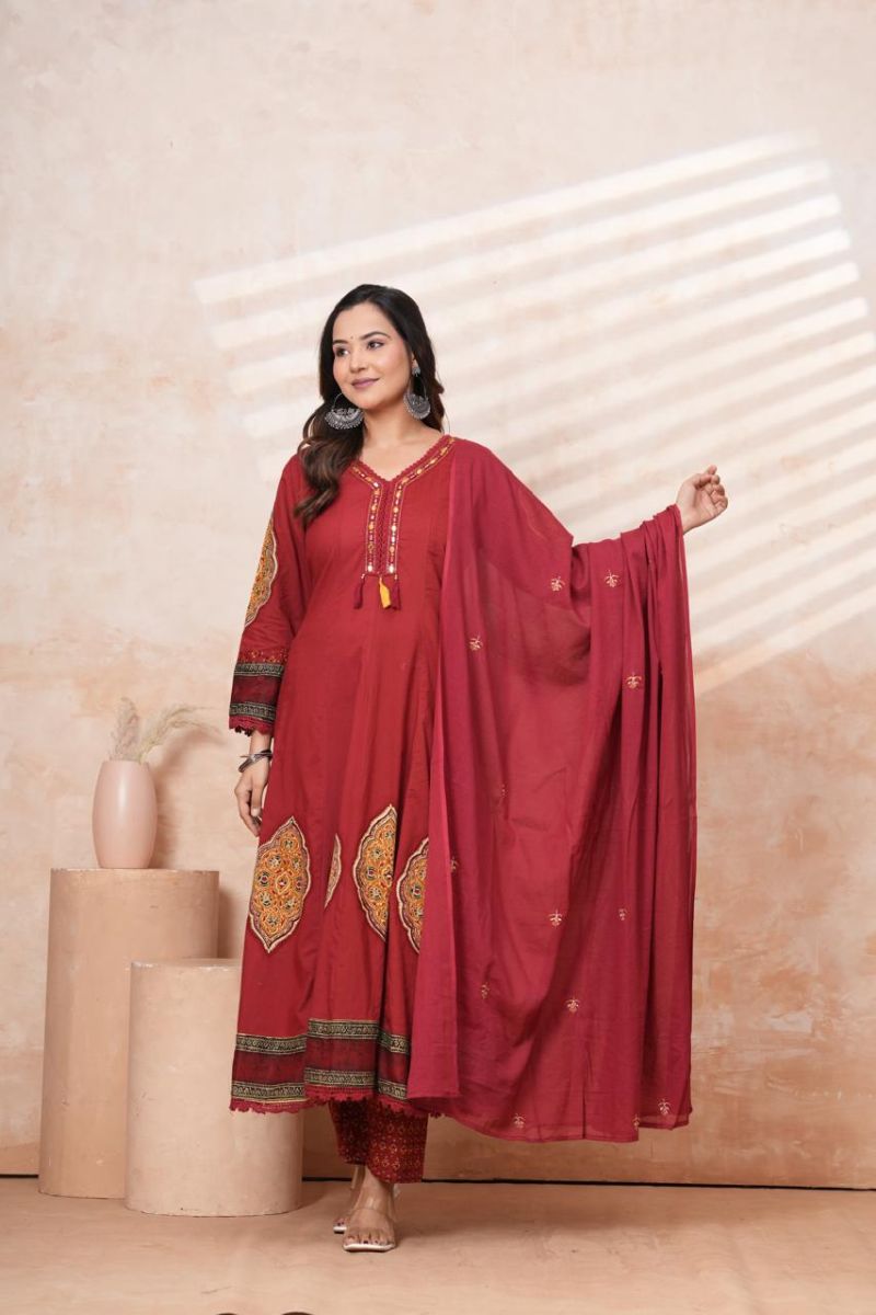 Vani Vol 4 Cotton Patch Work Anarkali Kurti With Bottom Dupatta Set — Wholesale Readymade Suit, Vardan Ethnic wholesale from Surat — Photo 3