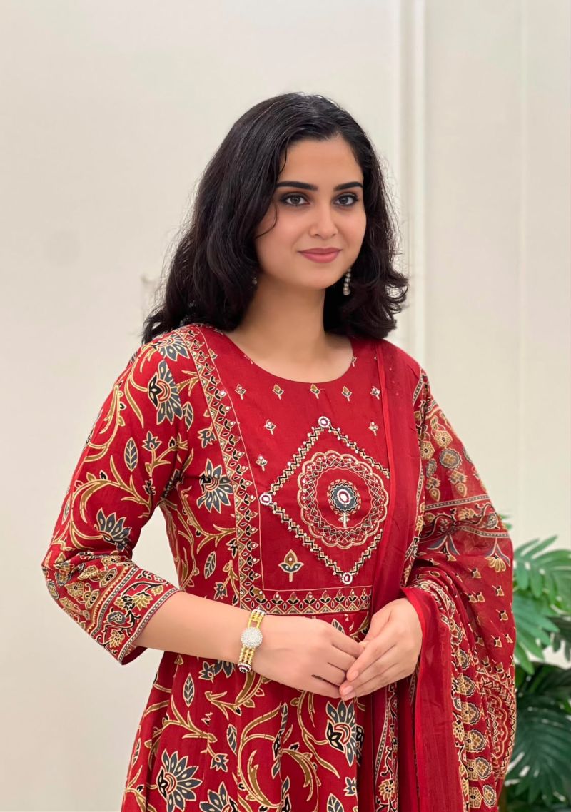 Vani Vol 6 Cotton Printed Fancy Anarkali Kurti With Bottom Dupatta Set — Wholesale Kurtis, Vardan Ethnic wholesale from Surat — view 4