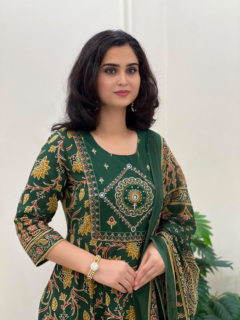 Vani Vol 6 Cotton Printed Fancy Anarkali Kurti With Bottom Dupatta Set — Wholesale Kurtis, Vardan Ethnic wholesale from Surat — view 5