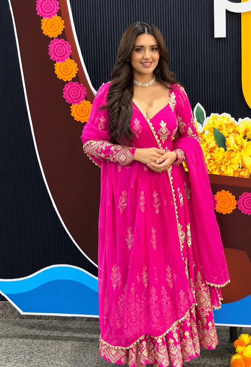 Heavy Georgette Embroidered Sequence Gown Set with Pant Dupatta — Wholesale Anarkali Kurti, Vardan Ethnic wholesale from Surat — Photo 6