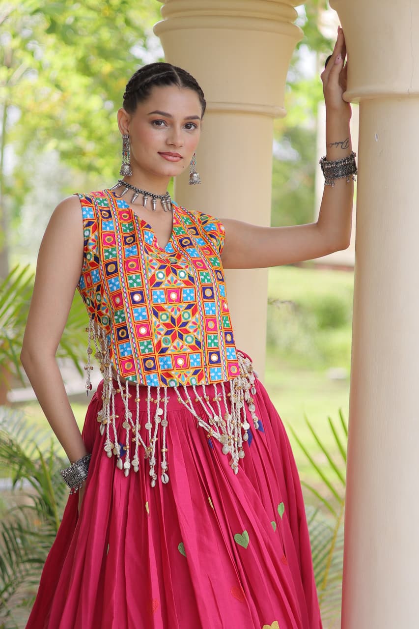 Live Wear LW-7181 Cora Cotton Lehenga Blouse Combo — Wholesale Lehenga, Vardan Ethnic wholesale from Surat — Photo 4
