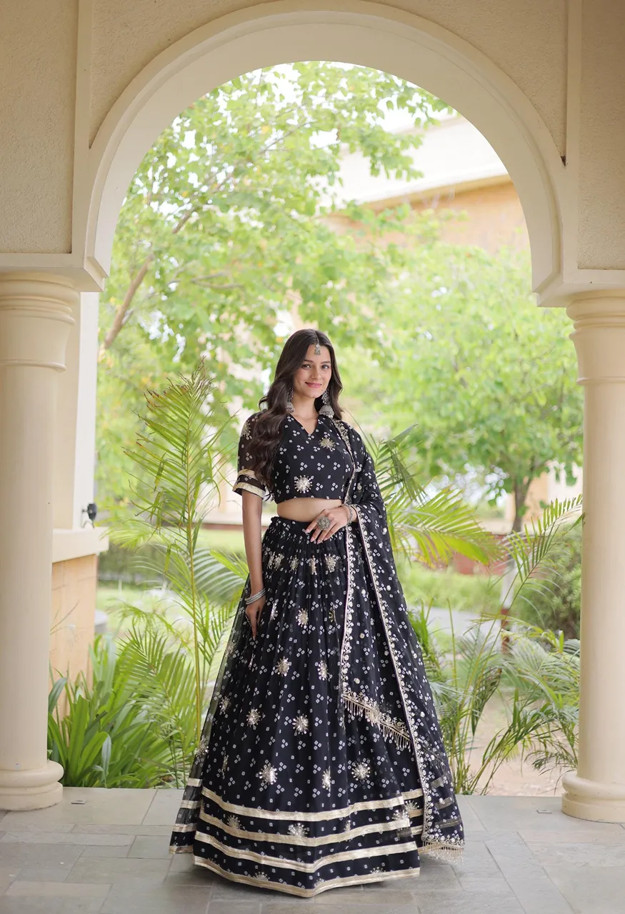 LG Leembogee Designer Zari Embroidered Lehenga Blouse Dupatta Set — Singles, Vardan Ethnic wholesale from Surat — view 5