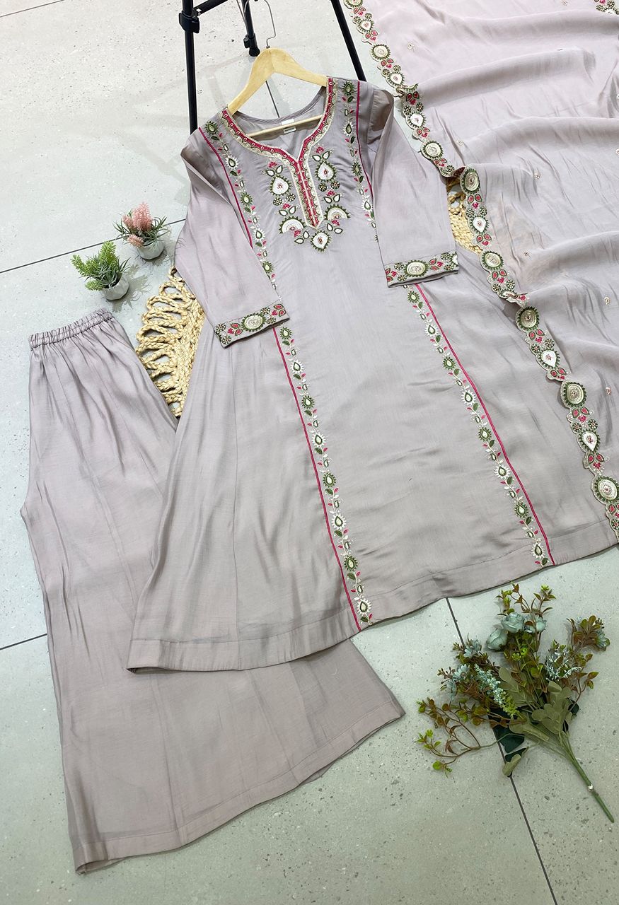 LG-2149 Premium Mul Chanderi 3 Piece Catalog — Wholesale Kurtis, Vardan Ethnic wholesale from Surat — Photo 9