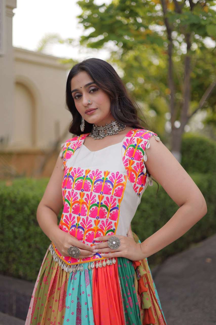 Lw 7186 Cotton Printed Mirror Work Designer Navratri Wear Lehenga Choli Catalog — Wholesale Lehenga, Bandhani Palace wholesale from Surat — view 2