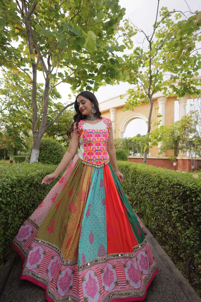 Lw 7186 Cotton Printed Mirror Work Designer Navratri Wear Lehenga Choli Catalog
