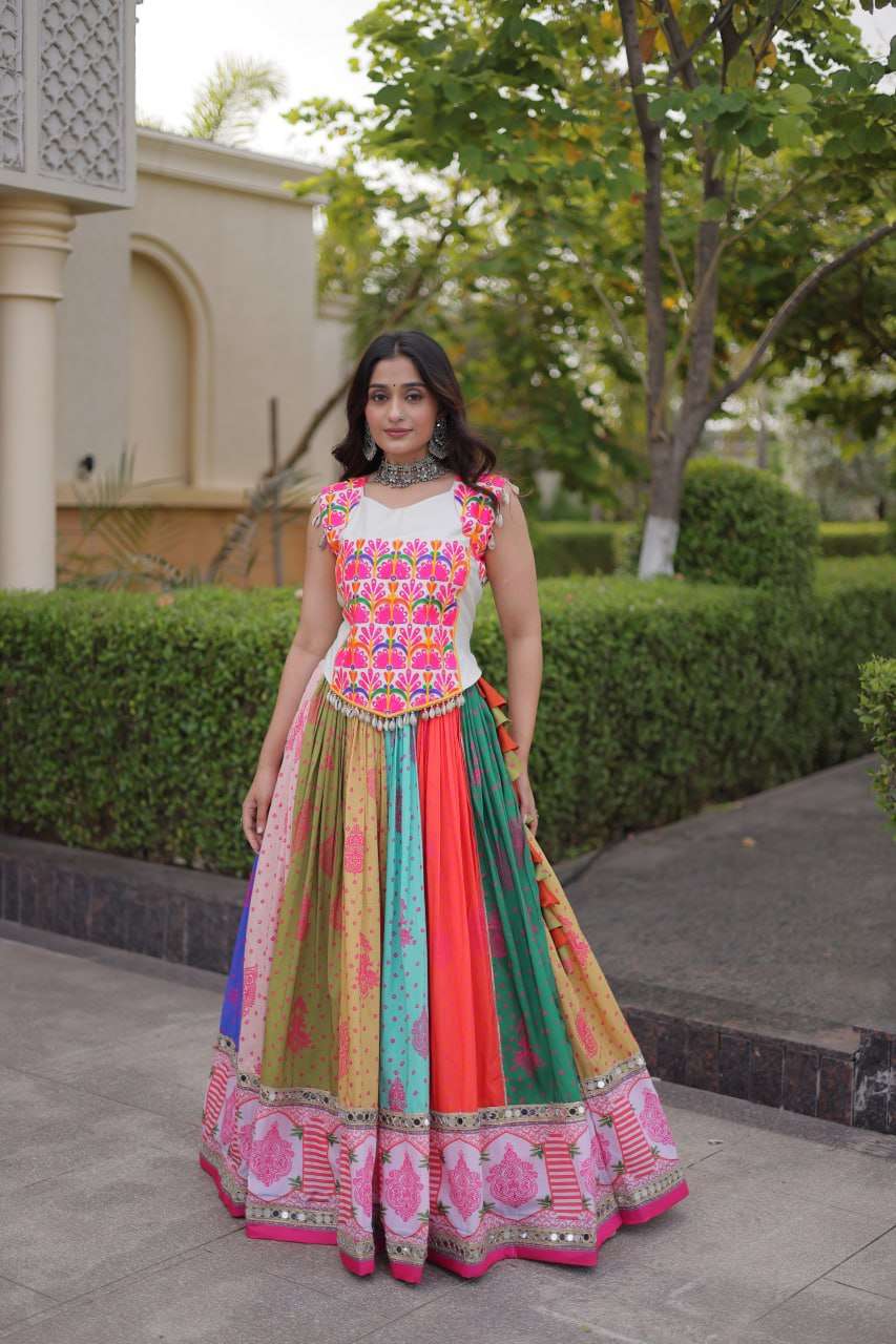 Lw 7186 Cotton Printed Mirror Work Designer Navratri Wear Lehenga Choli Catalog — Wholesale Lehenga, Bandhani Palace wholesale from Surat — view 5