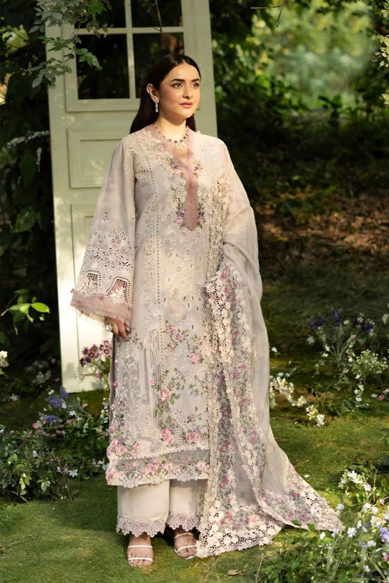 Saniya 7211 A Cotton Chikankari Embroidered Salwar Kameez