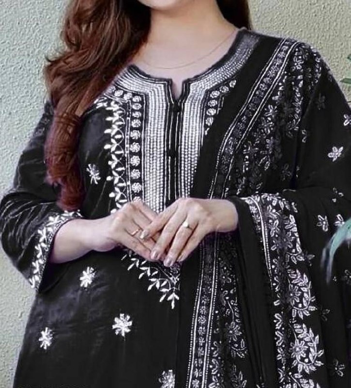 Md Mahi 406 Viscose Rayon Embroidered Kurti Set — Wholesale Kurtis, Vardan Ethnic wholesale from Surat — Photo 9