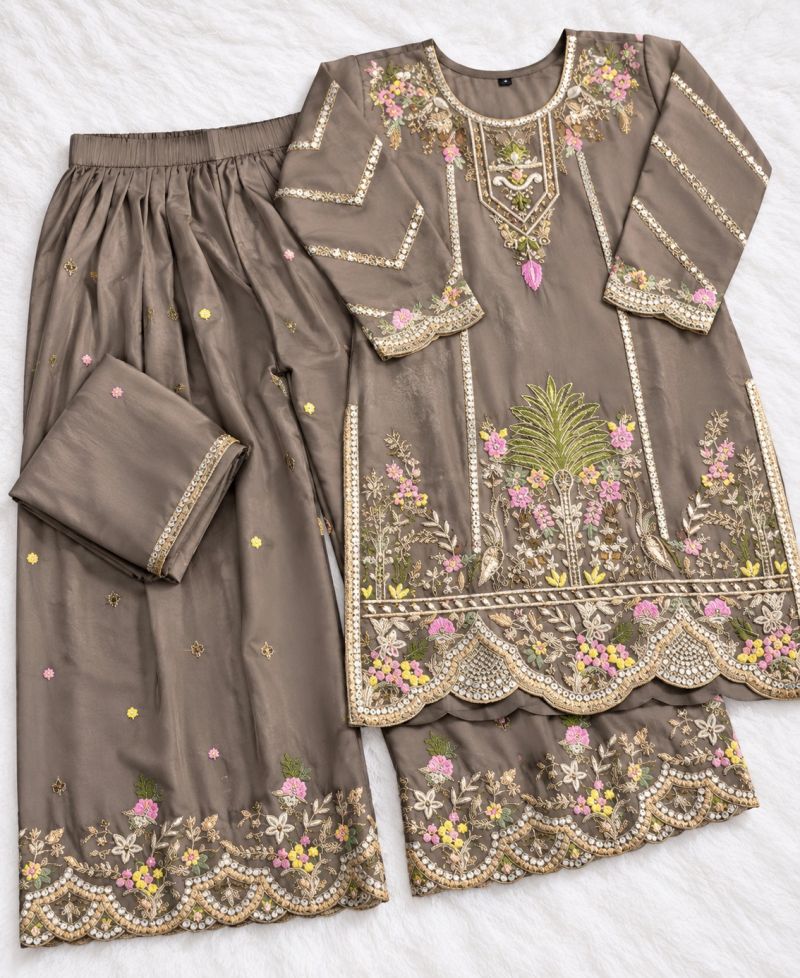 Aurraa Lavya Chinon Embroidered Designer Salwar Kameez Catalog — Wholesale Salwar Suits, Vardan Ethnic wholesale from Surat — view 3