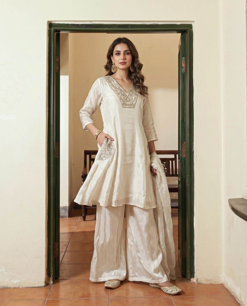 Naisha K 1369 Roman Glass Embroidered Anarkali Short Kurti With Bottom Dupatta — Wholesale Kurtis, Vardan Ethnic wholesale from Surat — Photo 4