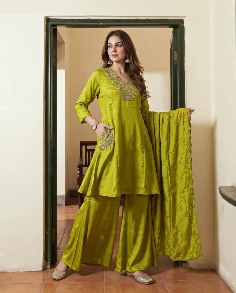 Naisha K 1369 Roman Glass Embroidered Anarkali Short Kurti With Bottom Dupatta — Wholesale Kurtis, Vardan Ethnic wholesale from Surat — Photo 7