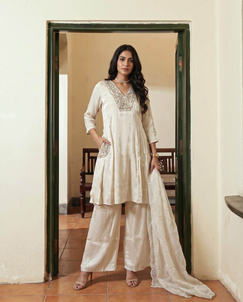 Naisha K 1369 Roman Glass Embroidered Anarkali Short Kurti With Bottom Dupatta — Wholesale Kurtis, Vardan Ethnic wholesale from Surat — Photo 6