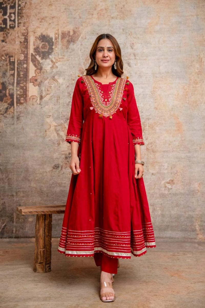 Naisha K 1377 Mal Cotton Thread Work Designer Anarkali Kurti With Bottom Dupatta Catalog — Wholesale Kurtis, Vardan Ethnic wholesale from Surat — Photo 2
