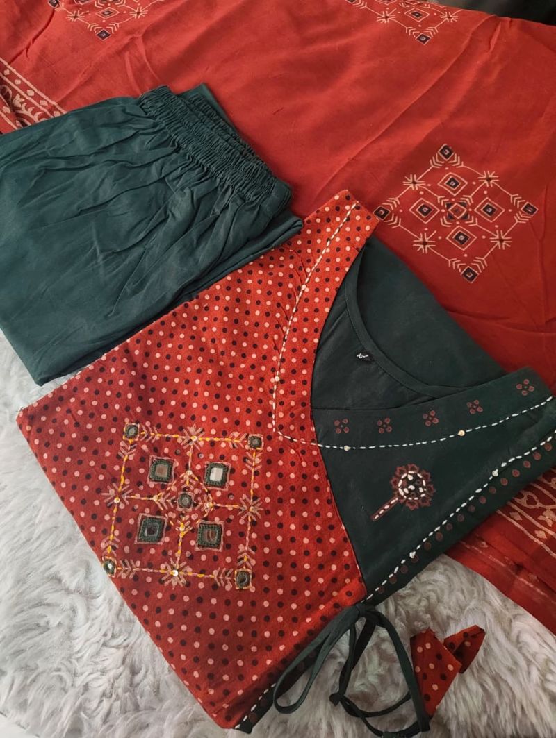 Naisha K 1381 Dhabu Cotton Block Work Kurti With Bottom Dupatta Catalog — Wholesale Kurtis, Vardan Ethnic wholesale from Surat — Photo 4